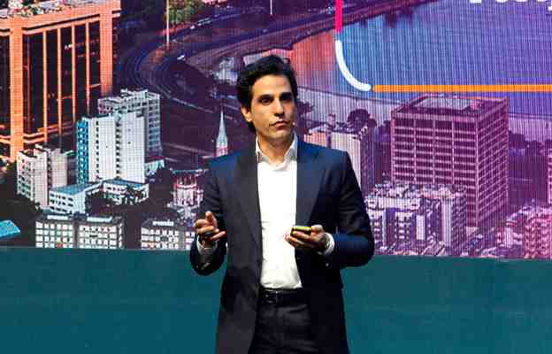 Milhares de clientes da Vivo ligam para o call center e falam com a Aura, a plataforma de inteligência artificial