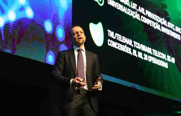 Oi diz que concessão é insustentável desde 2015 e quer esse prejuízo na conta da migração